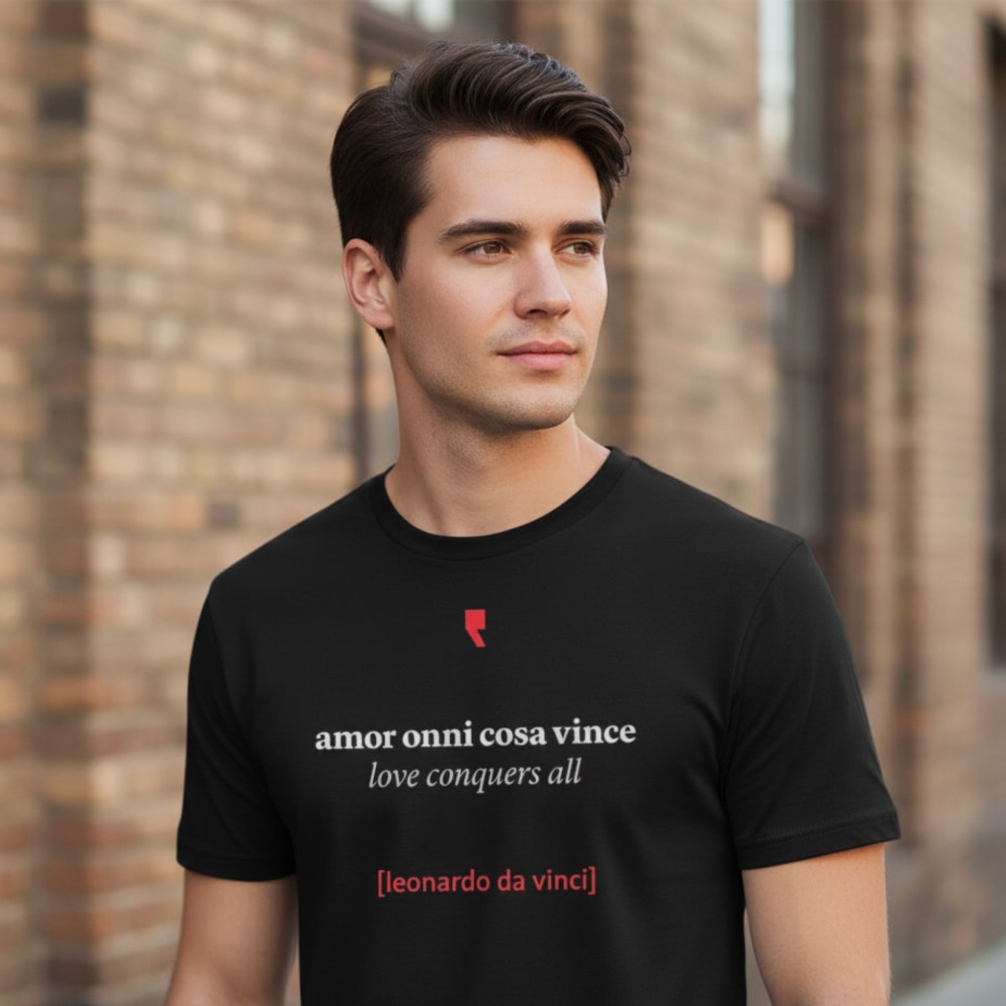 T-shirt minimalista ispirata a Leonardo da Vinci, con grafica semplice in stile rinascimentale.