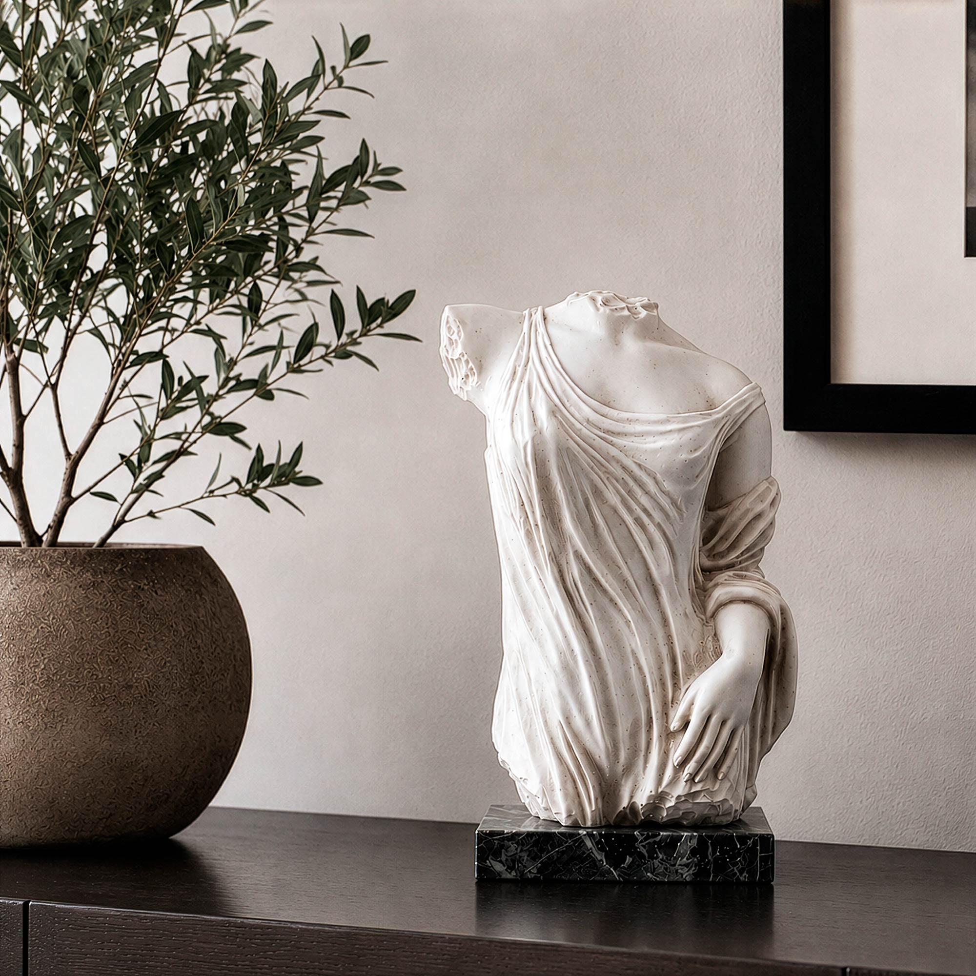 Torso di Donna in Marmo