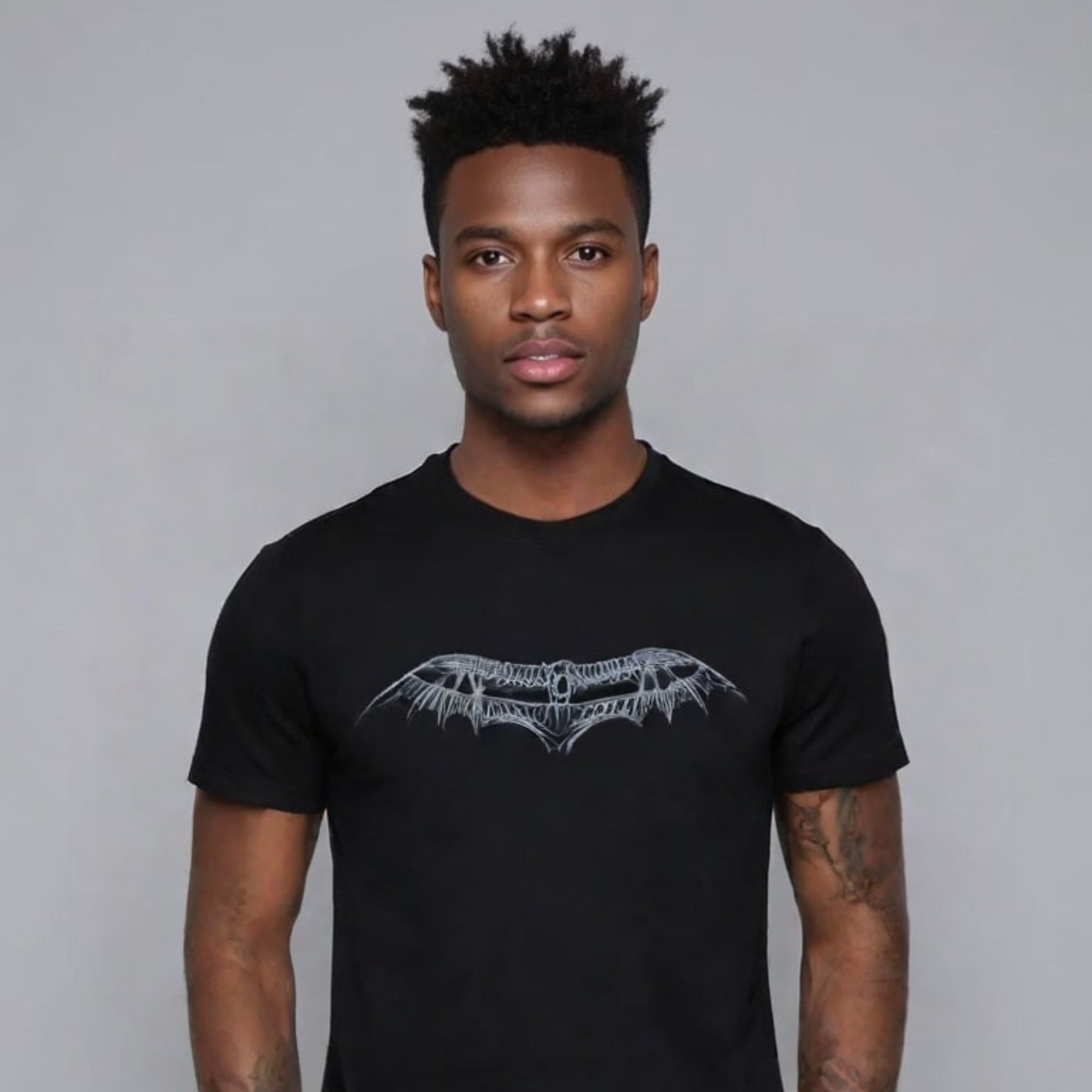 “T-shirt con design ala meccanica di Leonardo da Vinci”