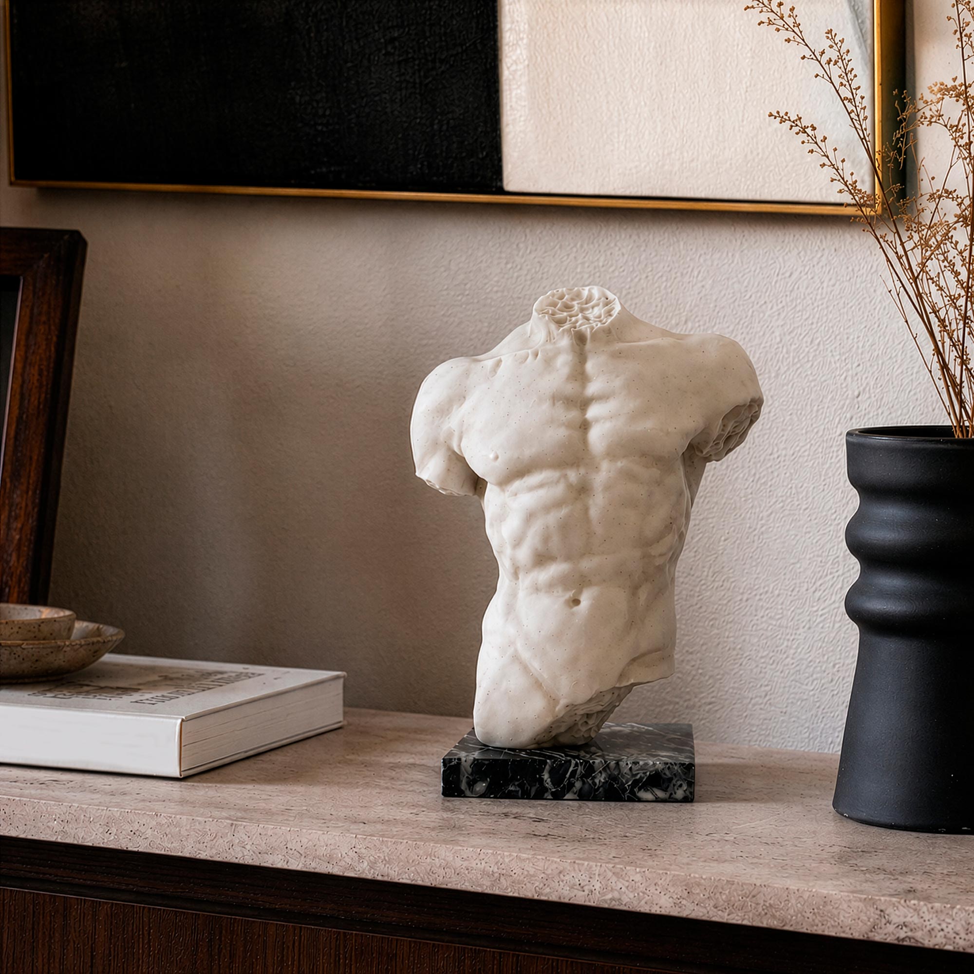 Torso di uomo in marmo chiaro