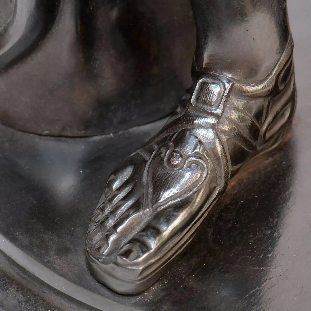 Apollo of the Belvedere in bronze, copy from the Vatican museums. Foot details