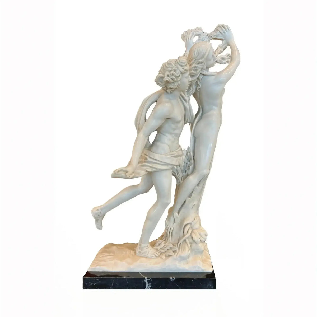 Estatua de Apolo y Dafne: Reproducción en mármol de Carrara de la icónica escultura de Bernini.