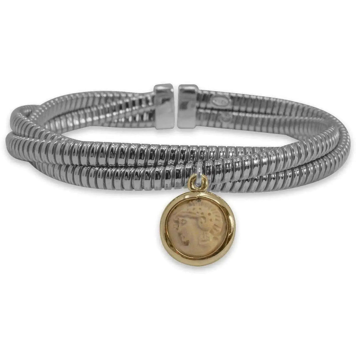 Bracciale a tre giri con pendente in argento placcato oro e pietra lavica incisa con il volto di Atena, su fondo bianco