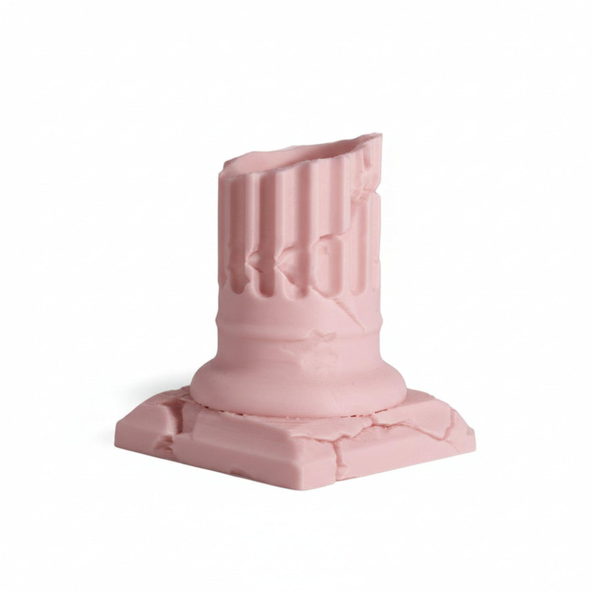 Capitello dorico portapenne in PLA rosa matto, con scanalature e base quadrata, su fondo bianco.