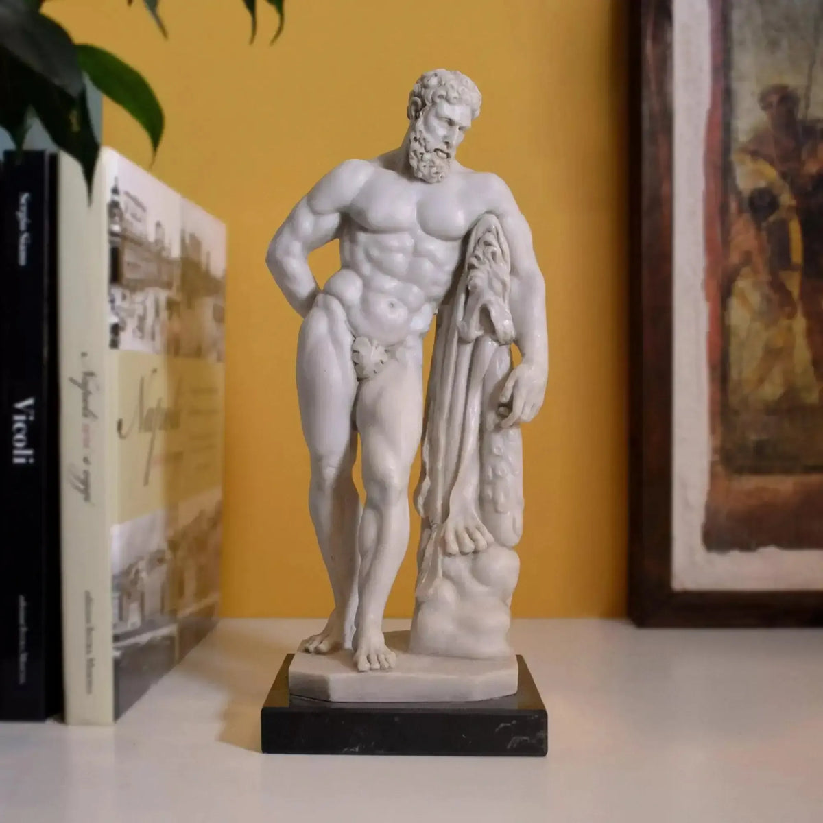 Statue of Farnese Hercules in marble, height 26 cm.