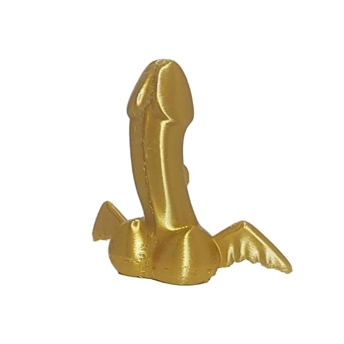 Fascinus alato in PLA color oro, visto di tre quarti su fondo bianco.