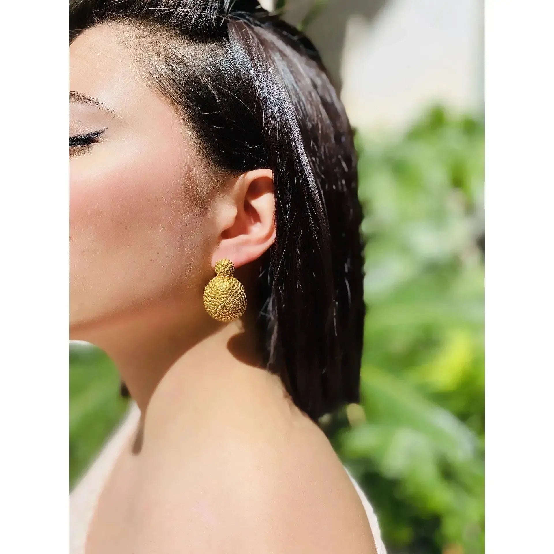 Kugelohrringe aus 18 Karat vergoldetem Silber, Pompe-Inspiration