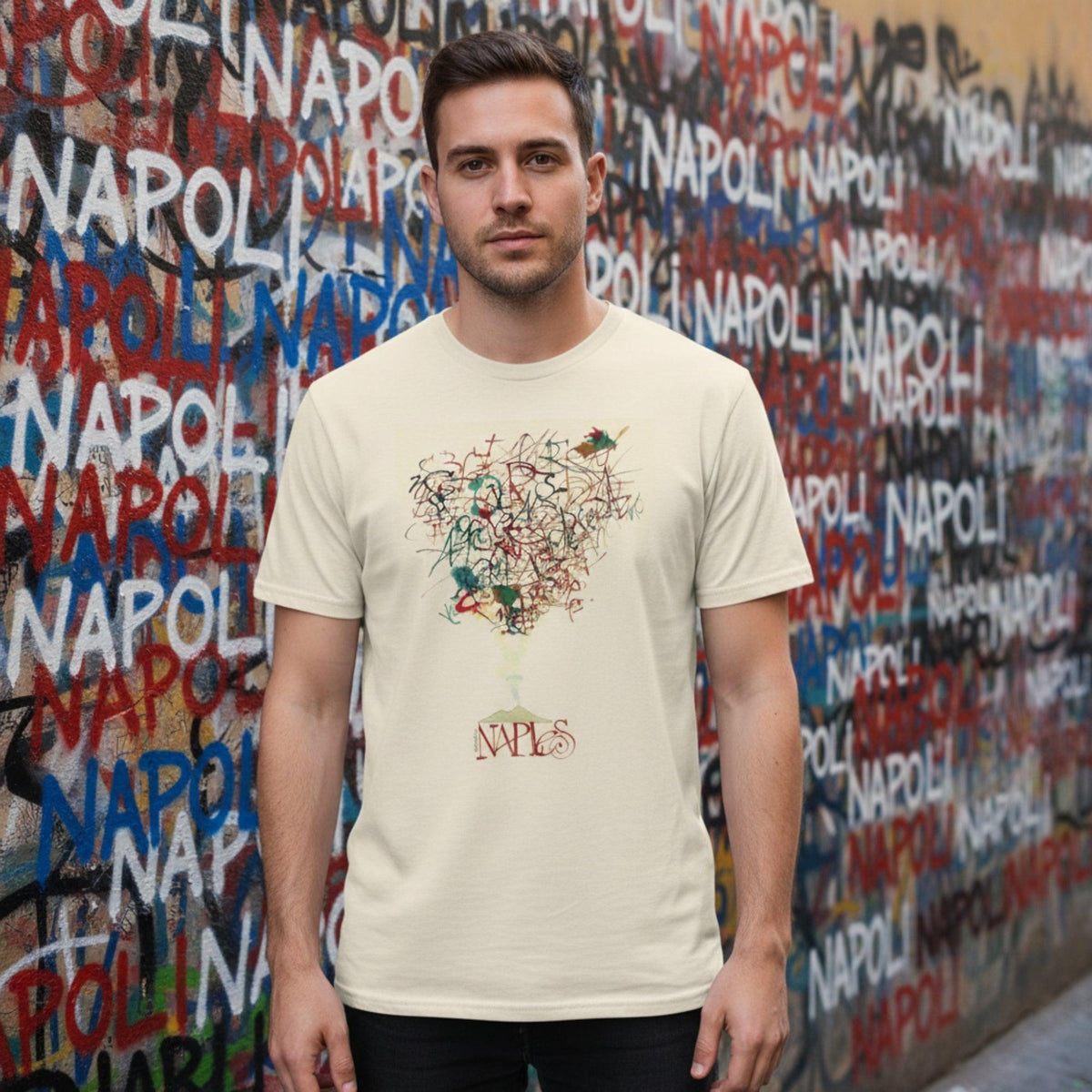 T-shirt unisexe en coton naturel avec un design artistique « Lettering Napoli » inspiré du Vésuve.