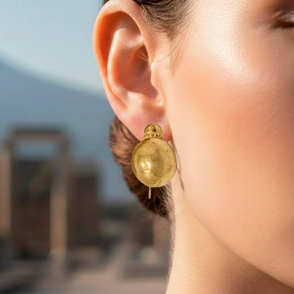 Orecchini a Spicchio di Sfera Liscia di Pompei Argento 925 placcato ORO 18K- indossati