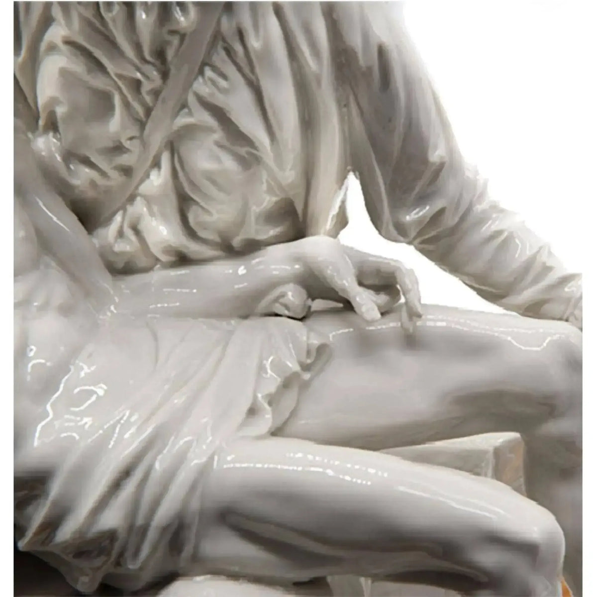 La Piedad de Miguel Ángel: icono del arte en porcelana de Capodimonte