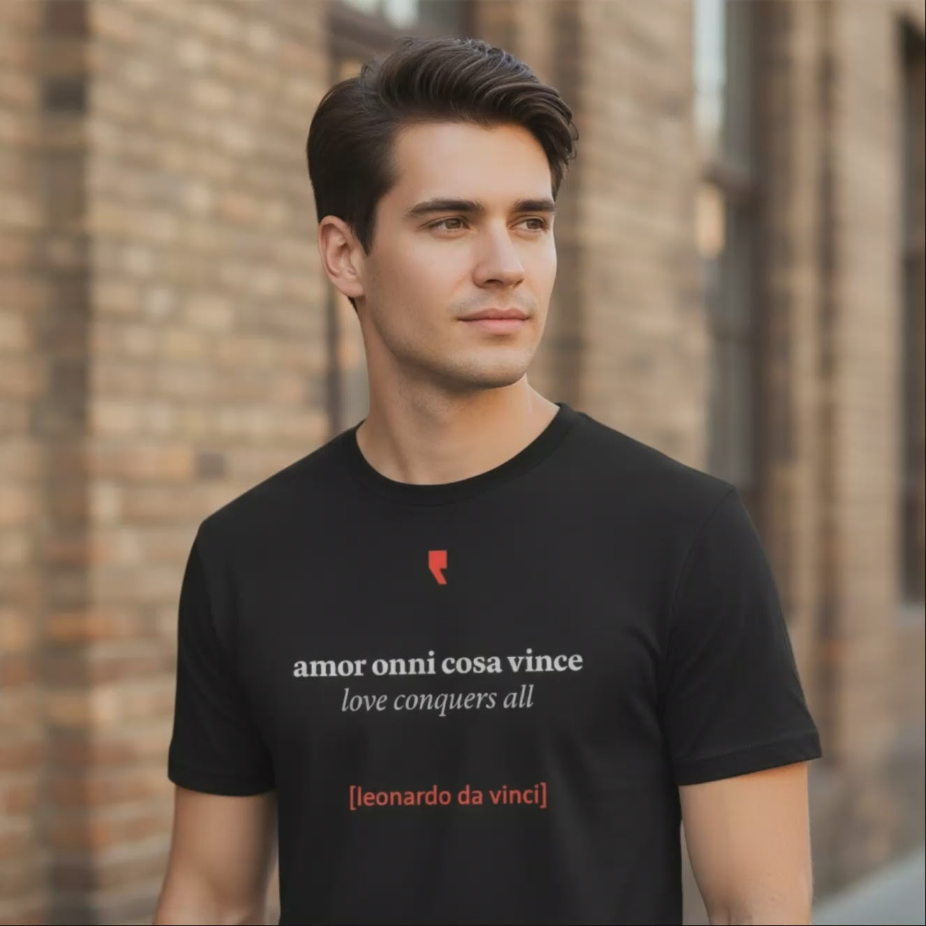 T-shirt minimalista ispirata a Leonardo da Vinci, con grafica semplice in stile rinascimentale.