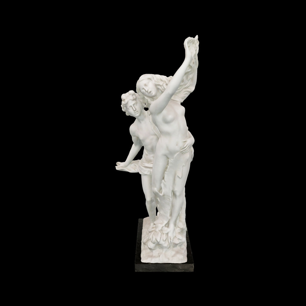 Statua di Apollo e Dafne: Riproduzione in marmo di Carrara dell'iconica scultura di Bernini.