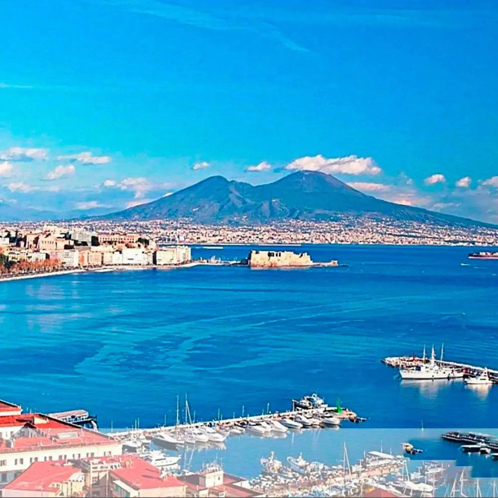 Image of the Gulf of Naples with focus on Vesuvius