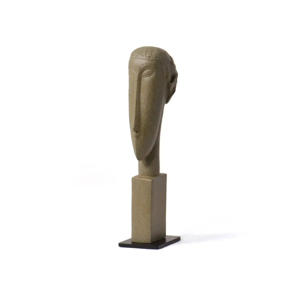 Testa di donna da Modigliani in resina, vista di tre quarti su base nera