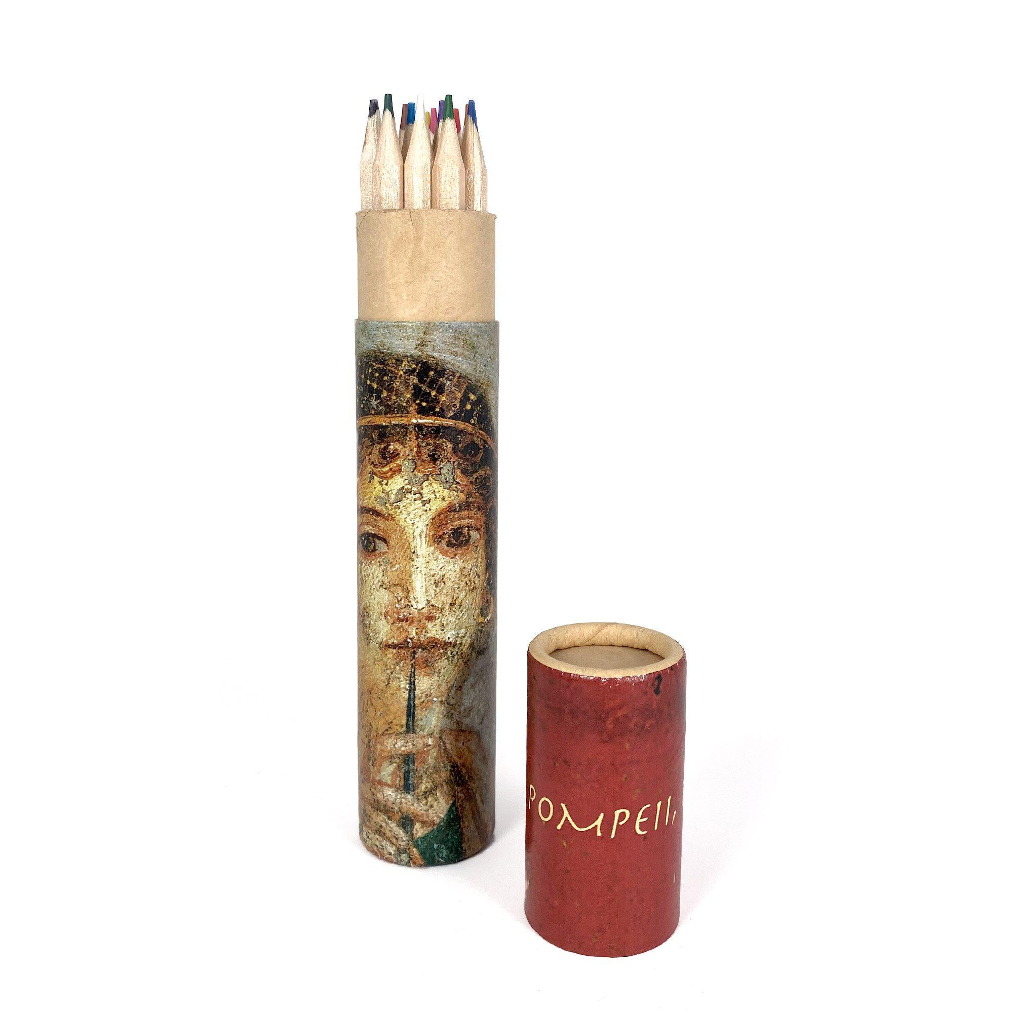 Boîte de 12 crayons de couleur avec graphisme inspiré de la fresque pompéienne représentant Sappho – culture gréco-romaine