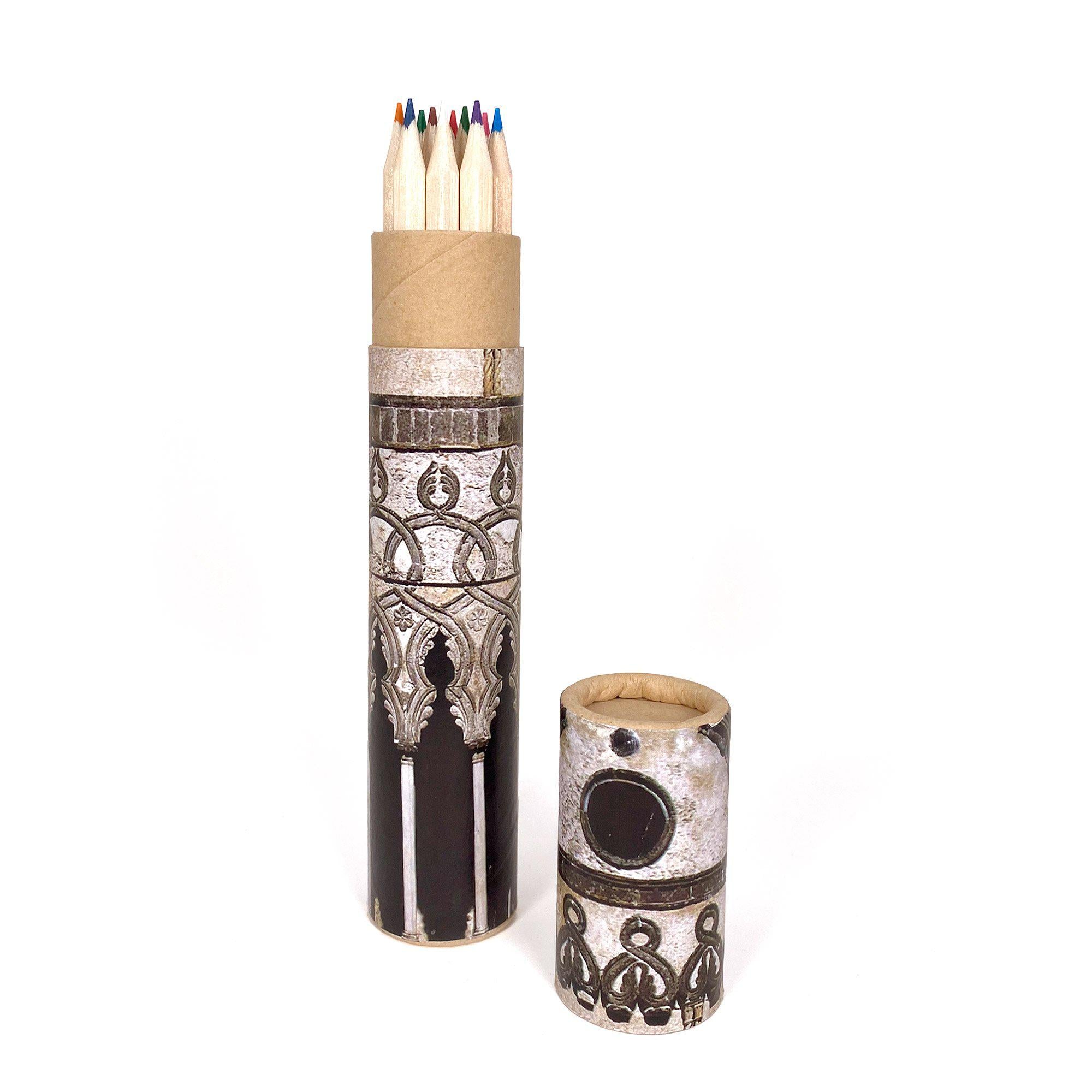 Boîte artistique de crayons avec graphisme inspiré de la Villa Rufolo – beauté de la Côte Amalfitaine