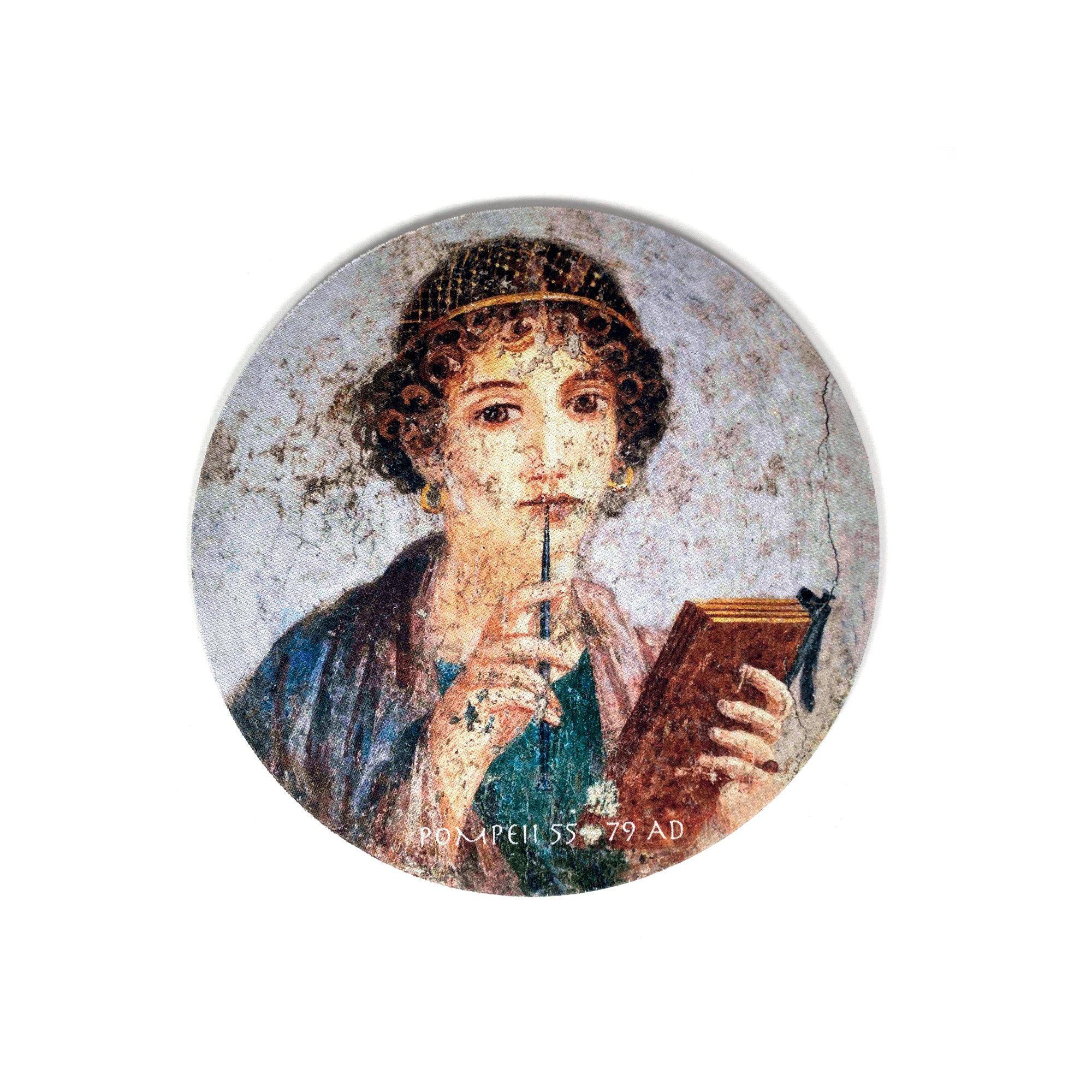 Mouse pad circolare Saffo – grafica ispirata all'affresco pomeiano raffigurante la poetessa greca