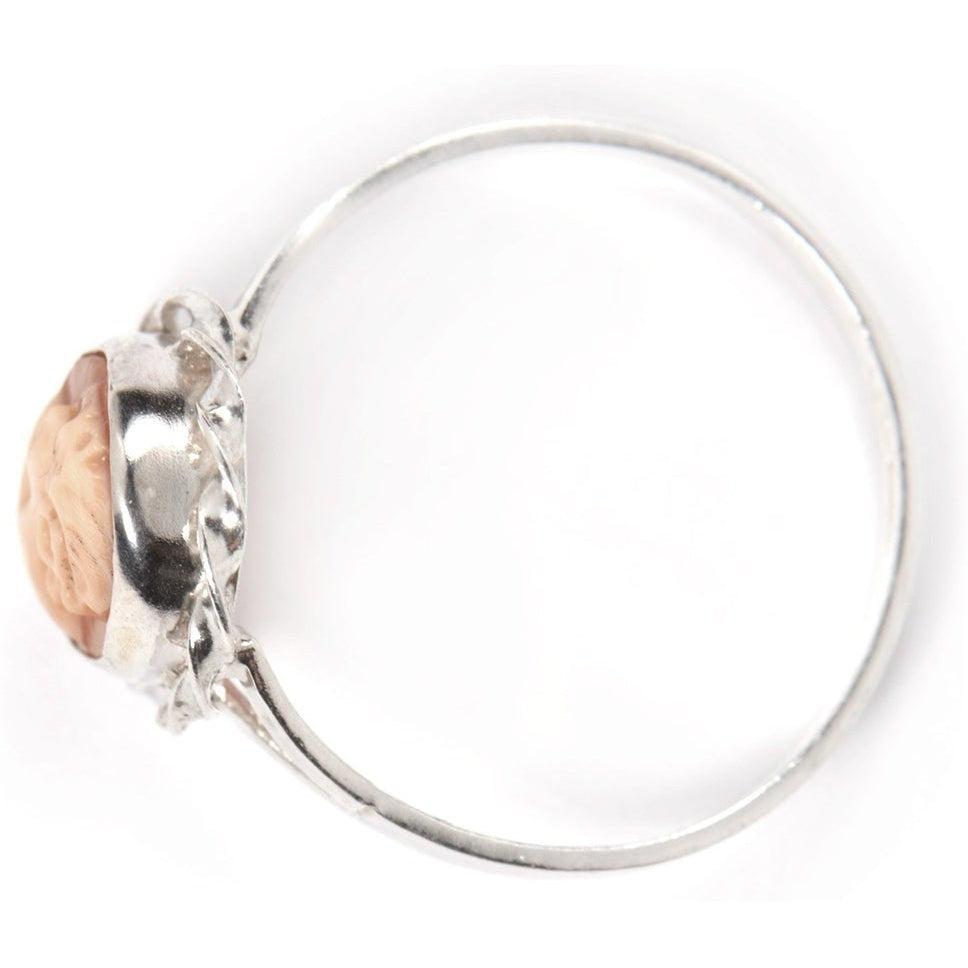Bague en argent avec camée